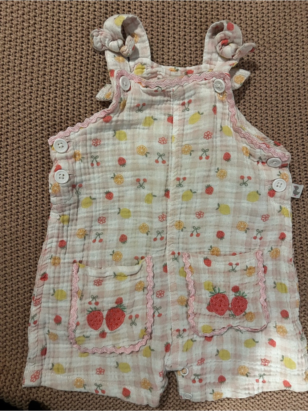 Duck Duck Goose Girls 24M Muslin Fruit Strawberry Romper Overalls Boutique